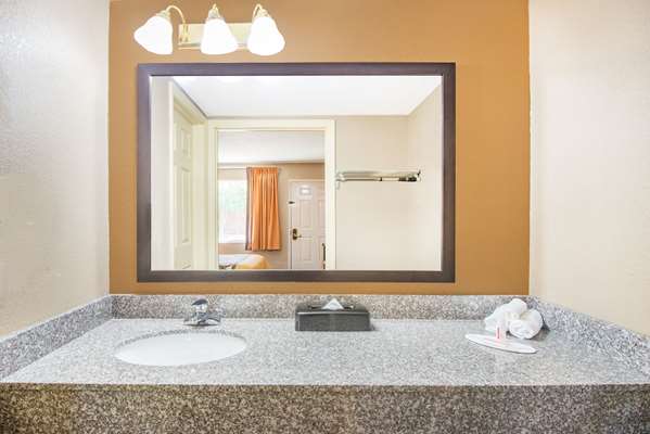  - Super 8 Motel Marysville