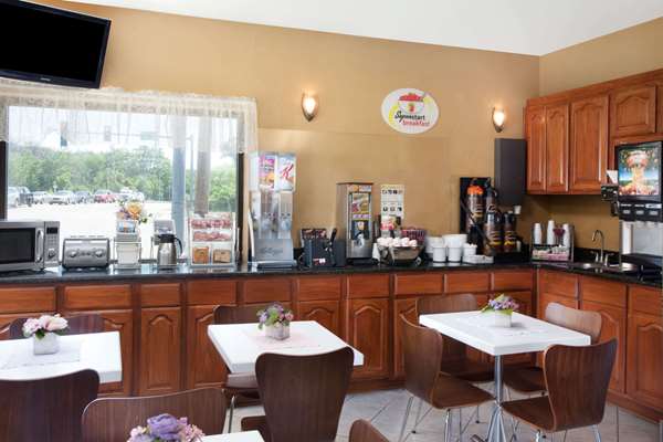  - Super 8 Motel River Grove