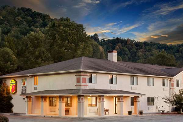 Exterior view - Super 8 Hotel Lebanon