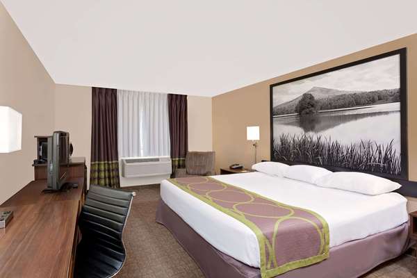  - Super 8 Hotel Lebanon