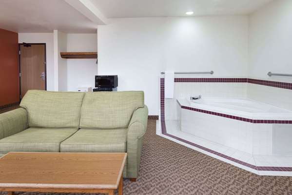 Suite - Super 8 Hotel Morgantown