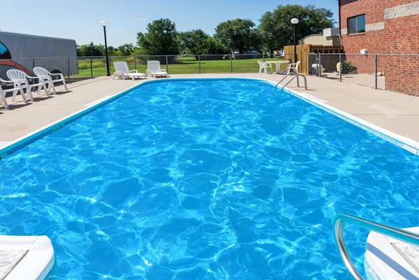 Pool - Super 8 Hotel Chanute