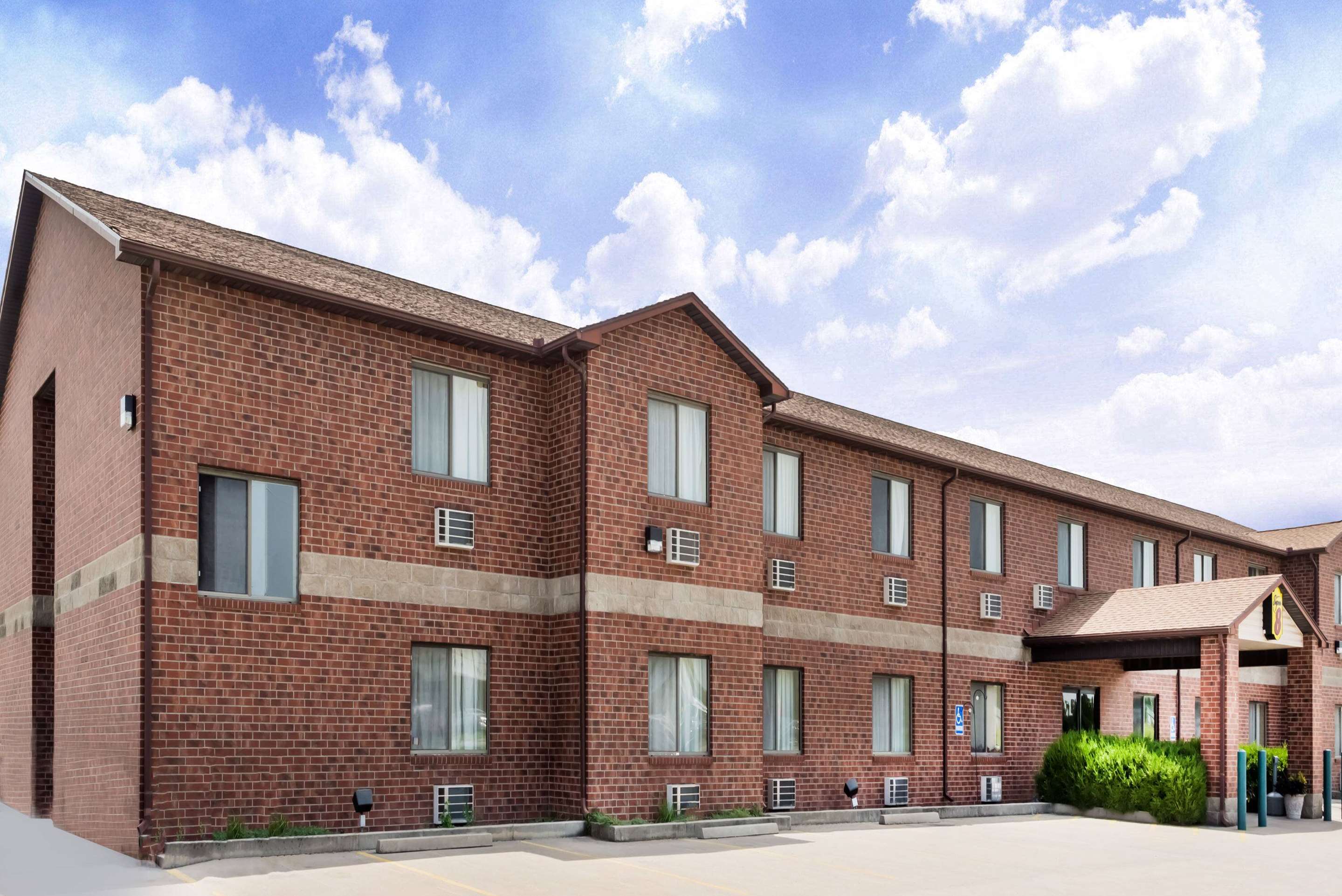 Exterior | Super 8 by Wyndham Chanute