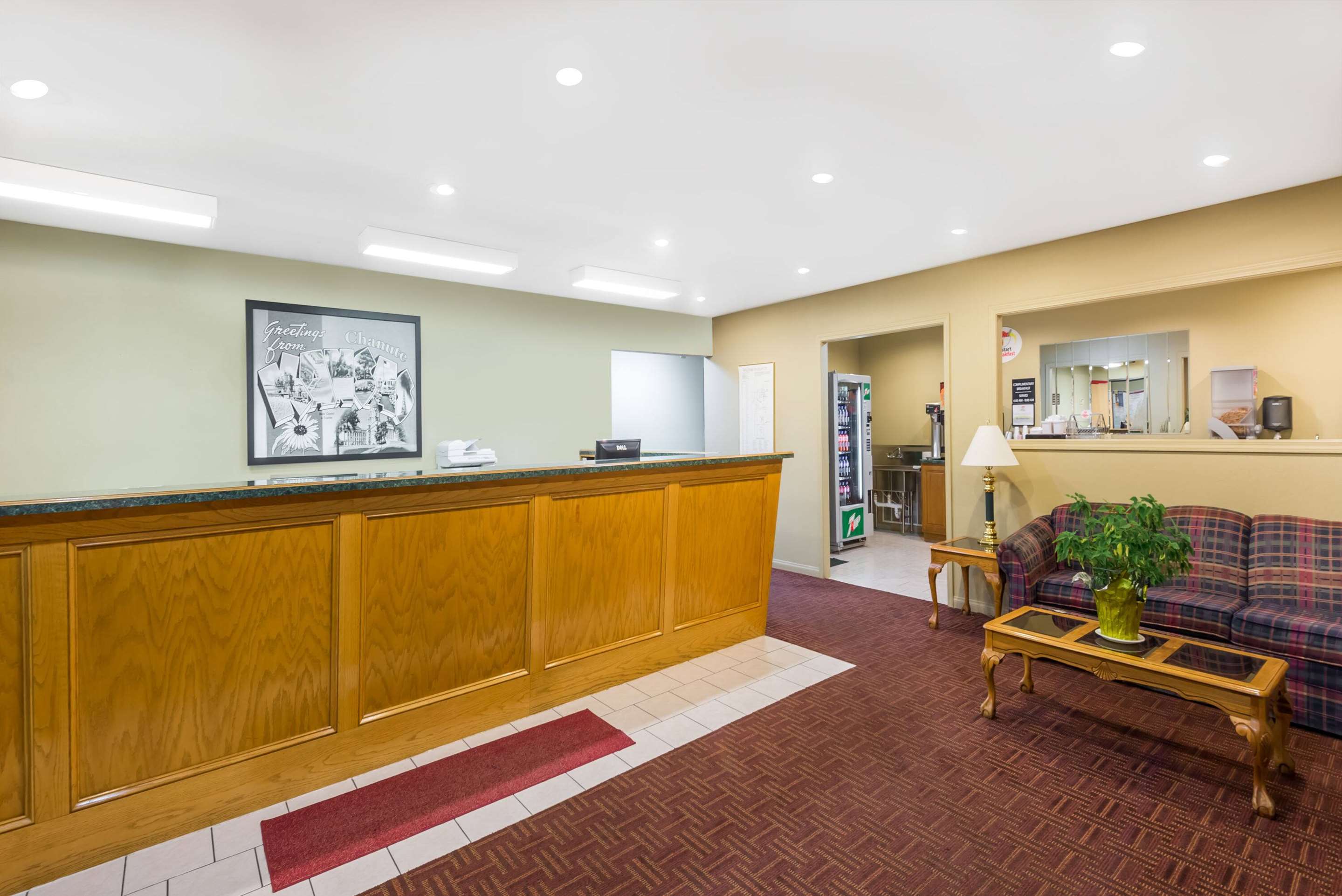 Lobby | Super 8 by Wyndham Chanute