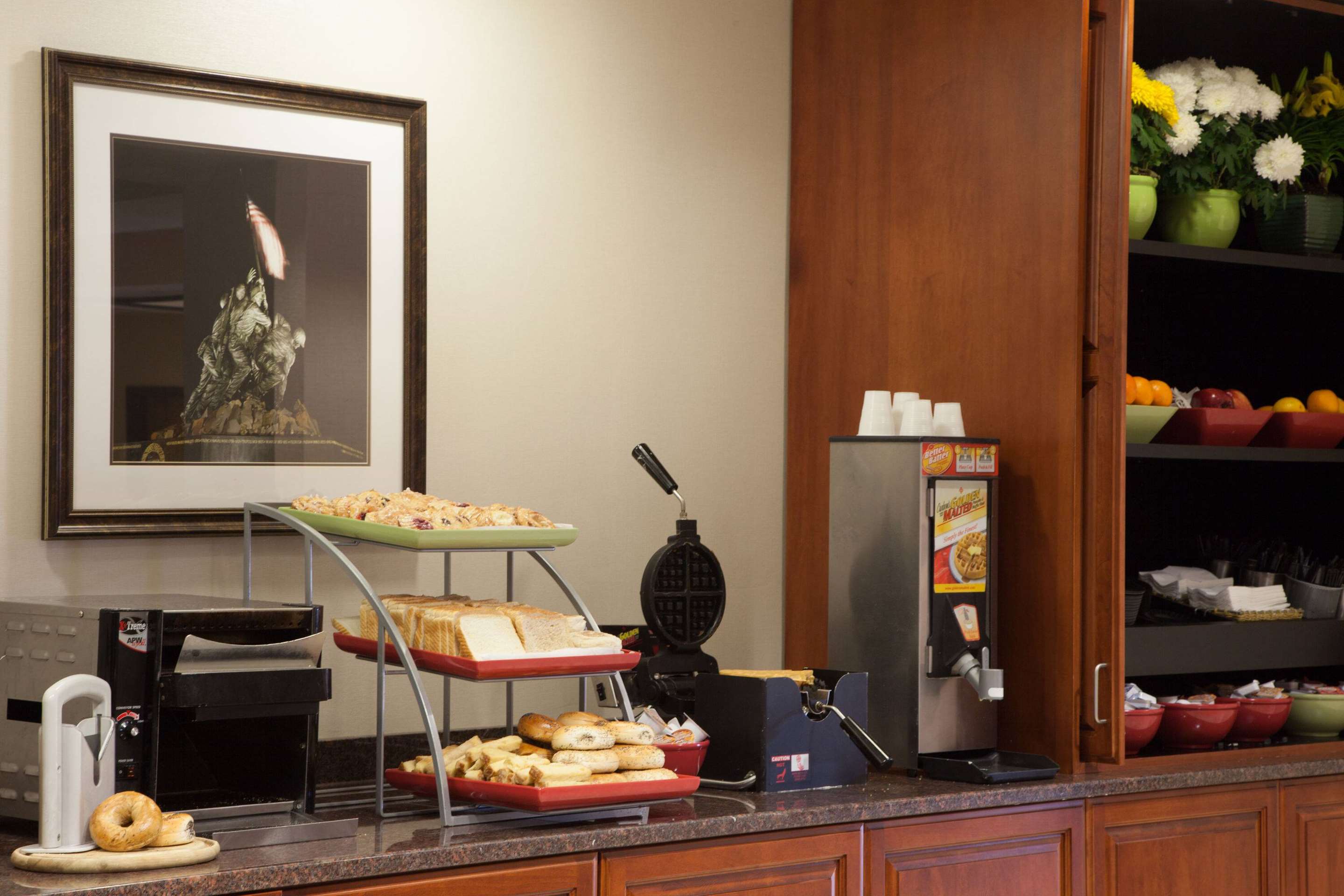 Breakfast Area | Wingate by Wyndham Chantilly / Dulles Airport