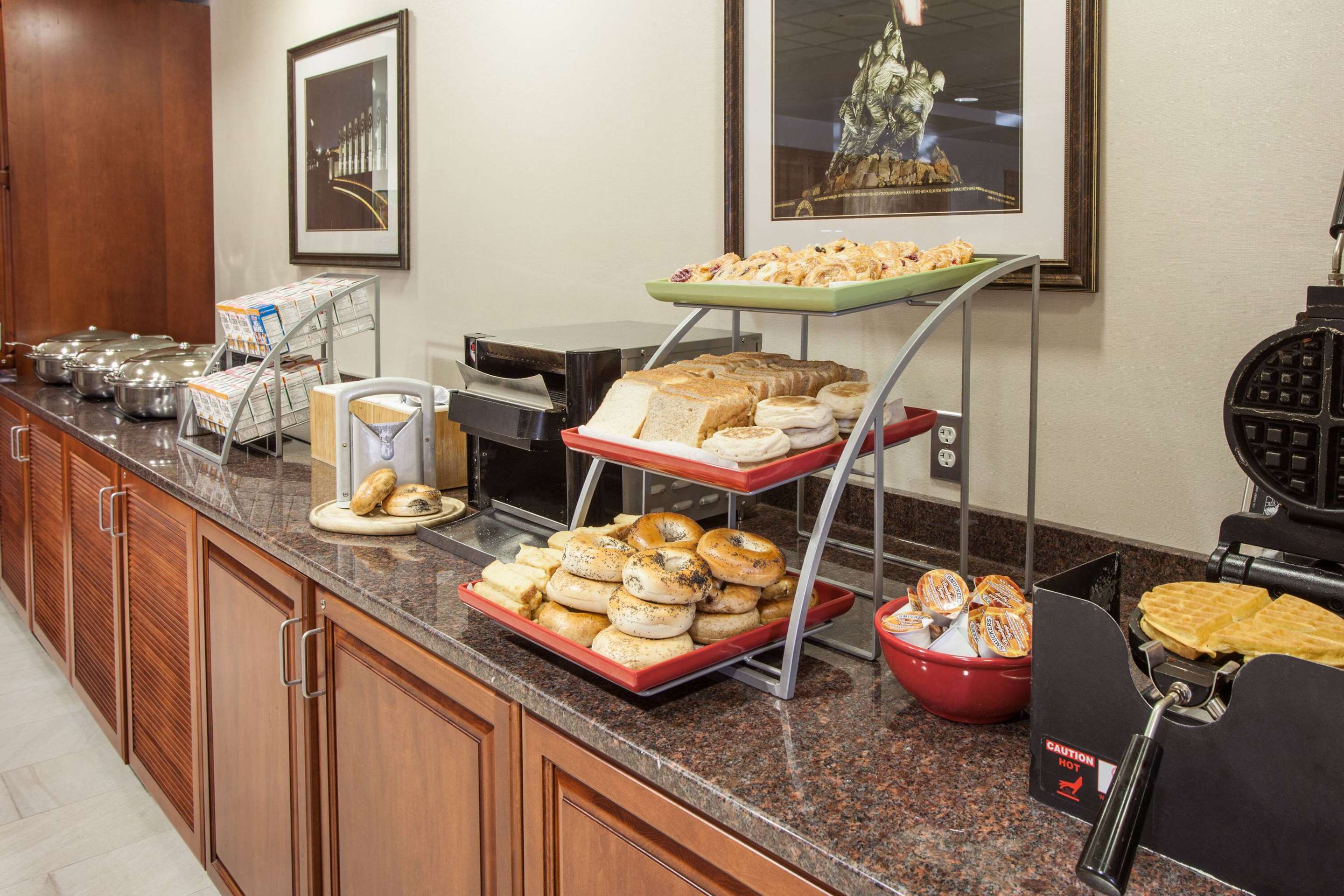 Breakfast Area | Wingate by Wyndham Chantilly / Dulles Airport