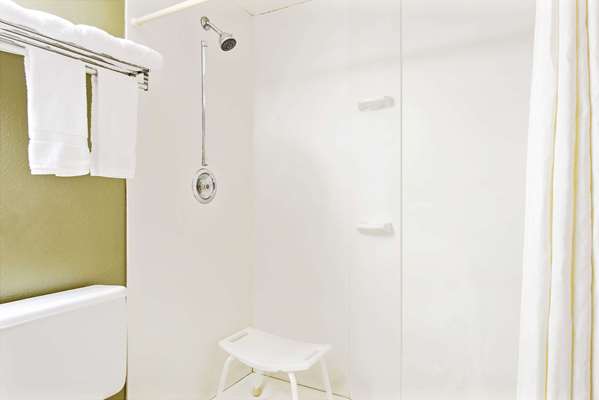  - Super 8 Hotel Six Flags Eureka