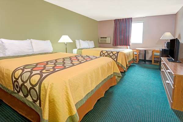 - Super 8 Hotel Six Flags Eureka