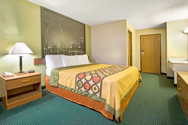  - Super 8 Hotel Six Flags Eureka