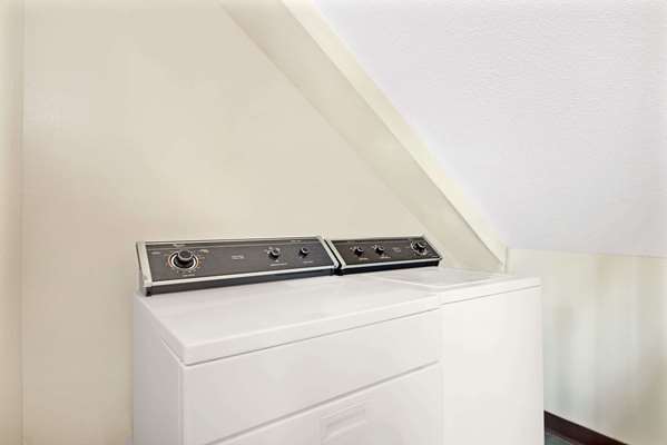  - Super 8 Hotel Six Flags Eureka