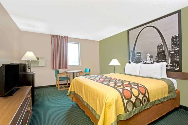  - Super 8 Hotel Six Flags Eureka