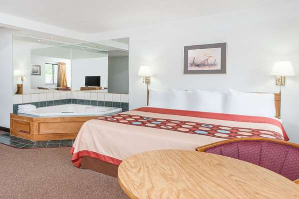  - Super 8 Motel Newcomerstown - I-77, Exit 65