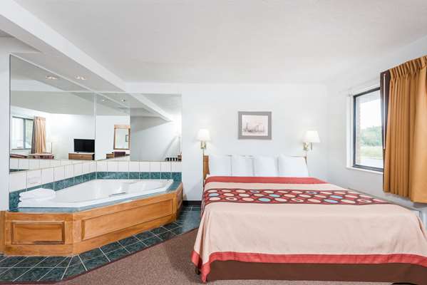  - Super 8 Motel Newcomerstown - I-77, Exit 65