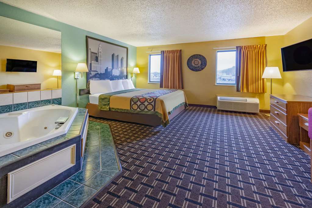 SUPER 8 BY WYNDHAM NEWCOMERSTOWN-guestroom-Guest Room,Suite,On-Site.jpg
