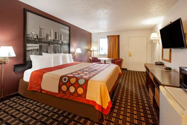  - Super 8 Motel Newcomerstown - I-77, Exit 65