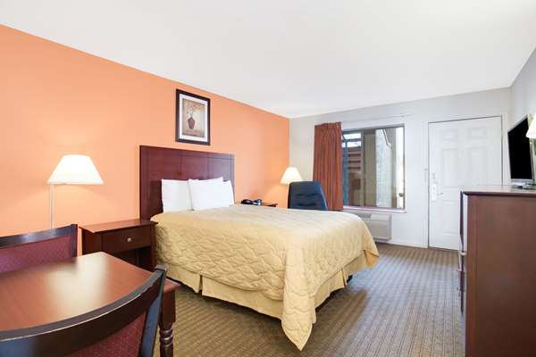  - Super 8 Motel Defuniak Springs - I-10, Exit 85