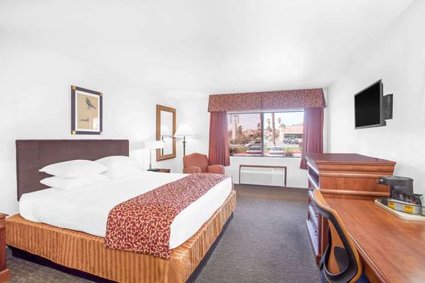  - Ramada Inn Barstow - I-15, Exit 184