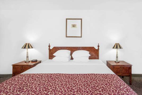  - Ramada Inn Barstow - I-15, Exit 184