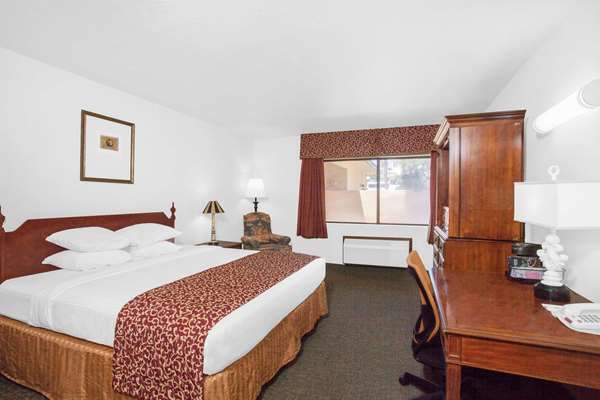  - Ramada Inn Barstow - I-15, Exit 184