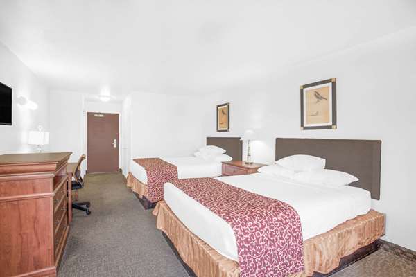  - Ramada Inn Barstow - I-15, Exit 184