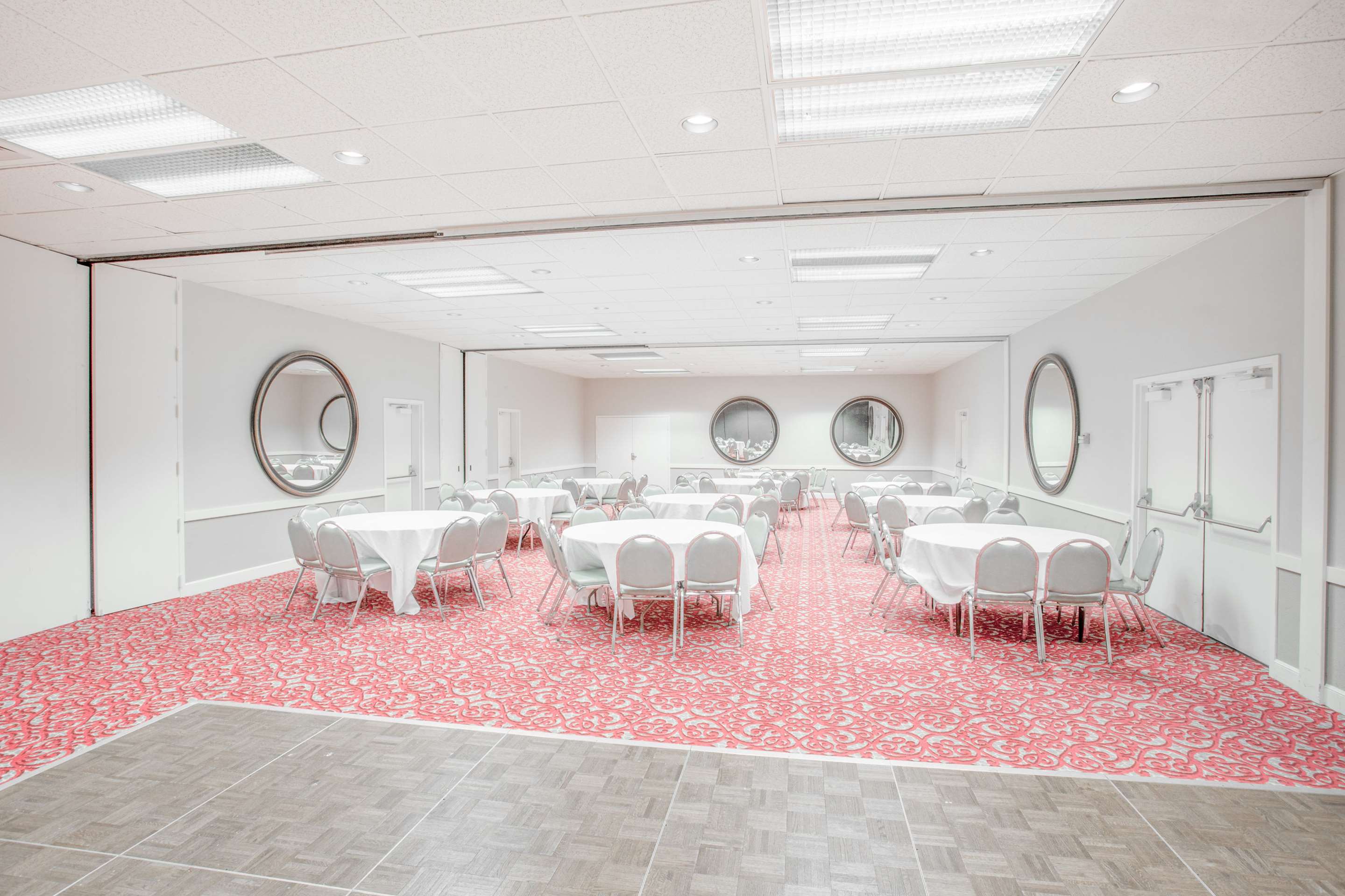 Meeting Room | Ramada by Wyndham Barstow