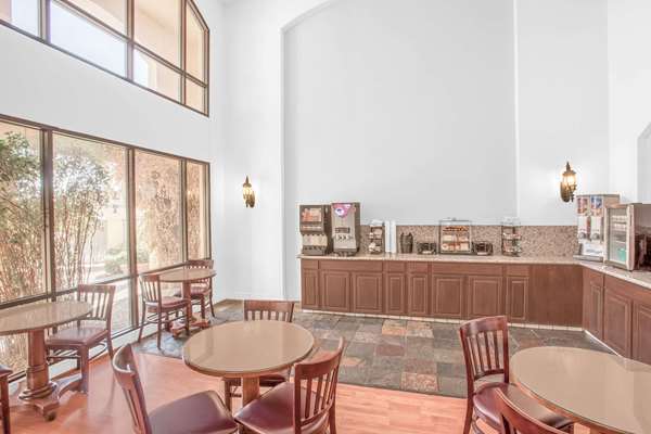  - Ramada Inn Barstow - I-15, Exit 184