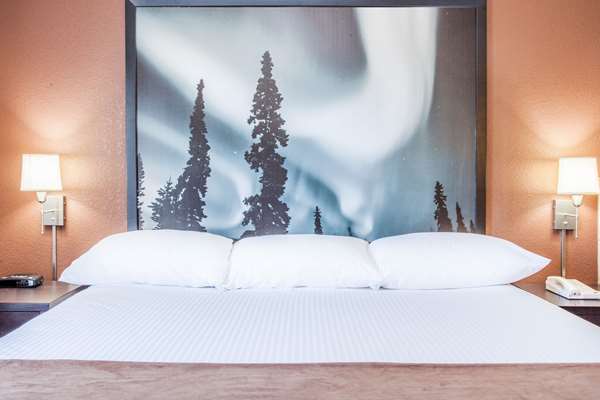 Suite - Super 8 Motel Meadow Lake