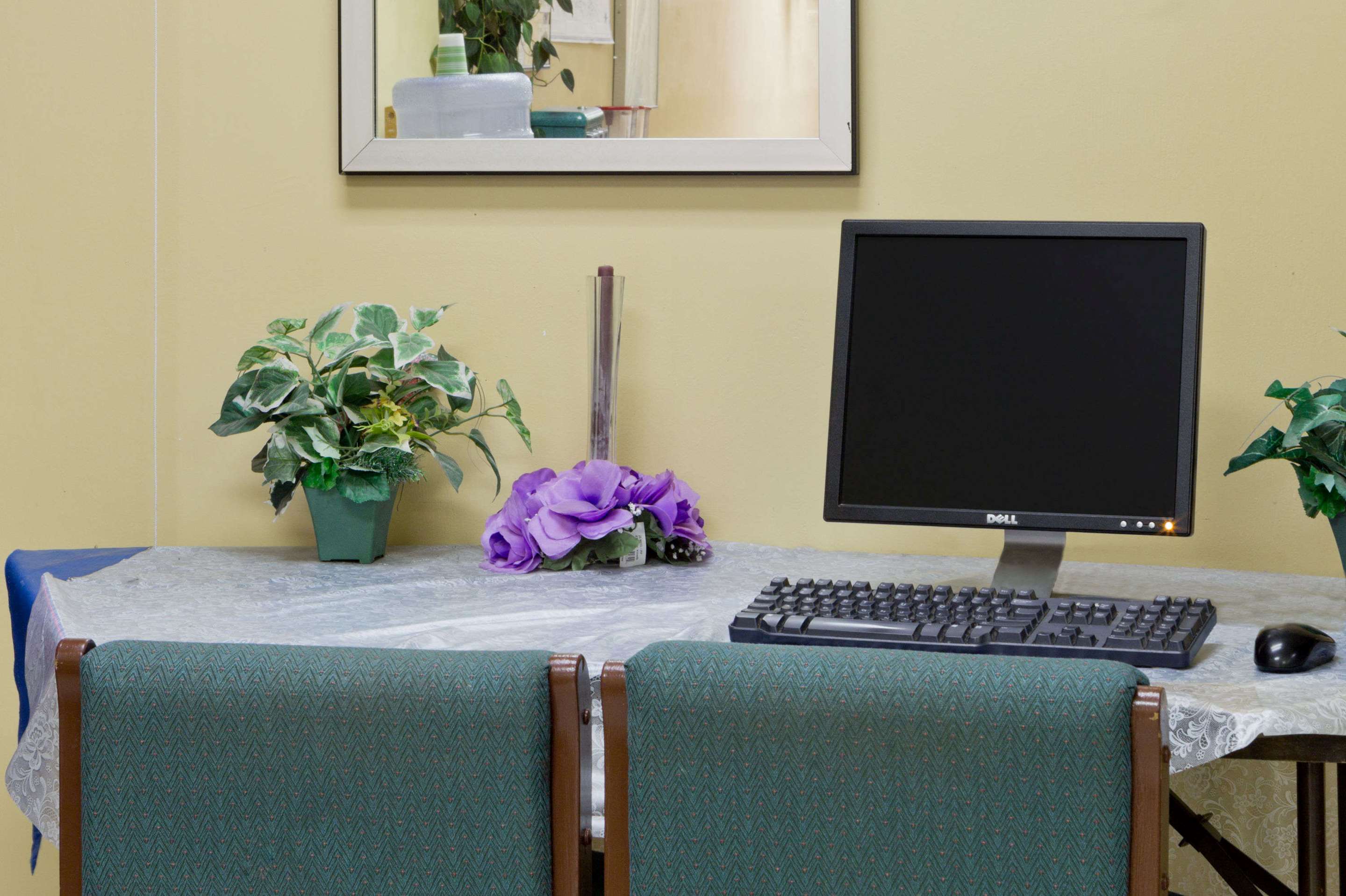 Business Center | Knights Inn Brenham