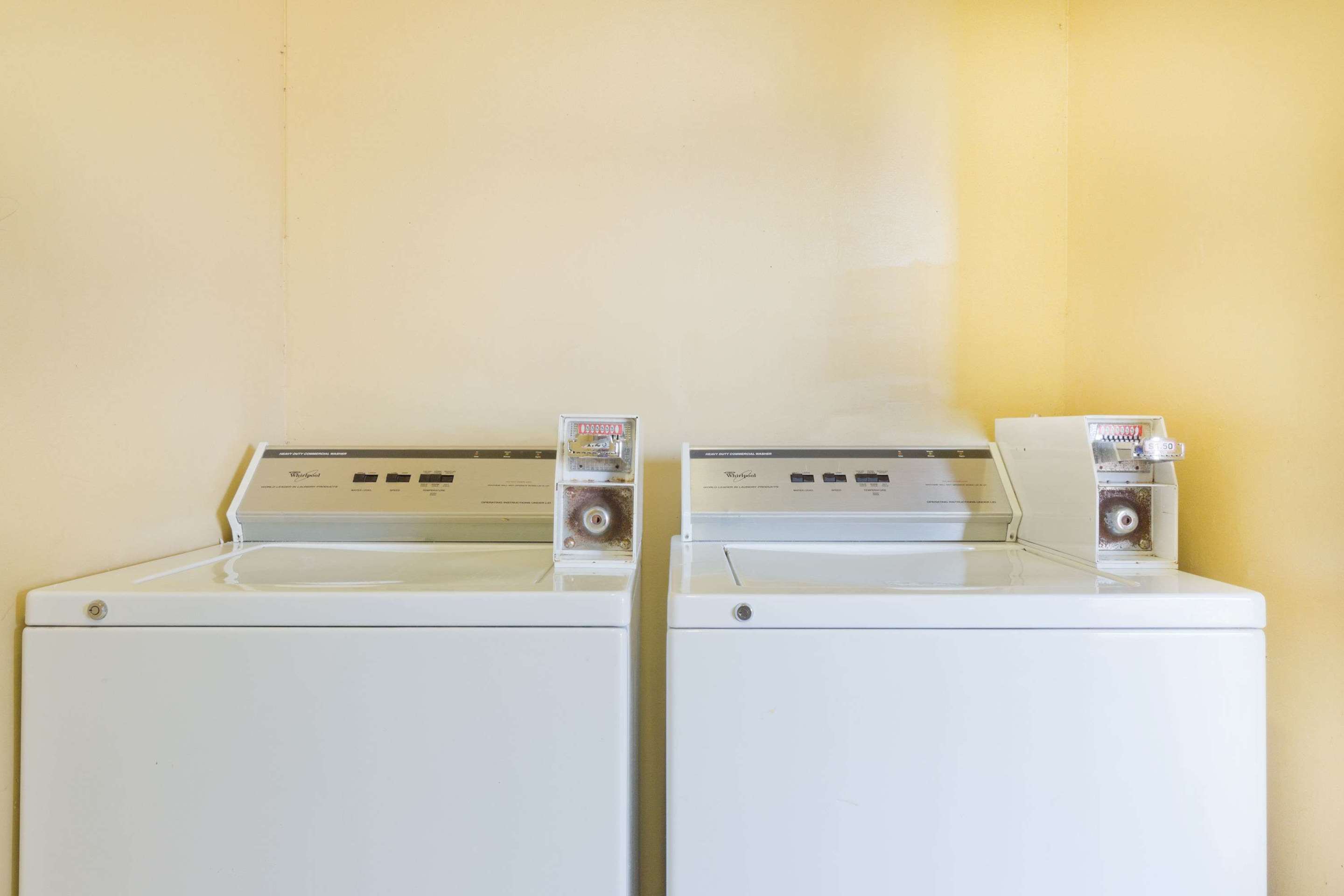 Guest Laundry | Knights Inn Brenham