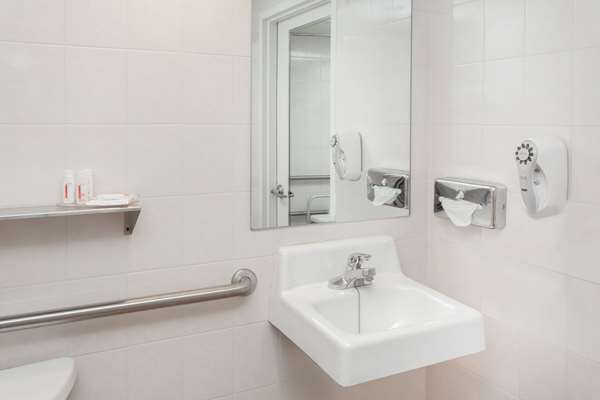  - Ramada Inn & Conference Center Hammond - I-90, Exit 5