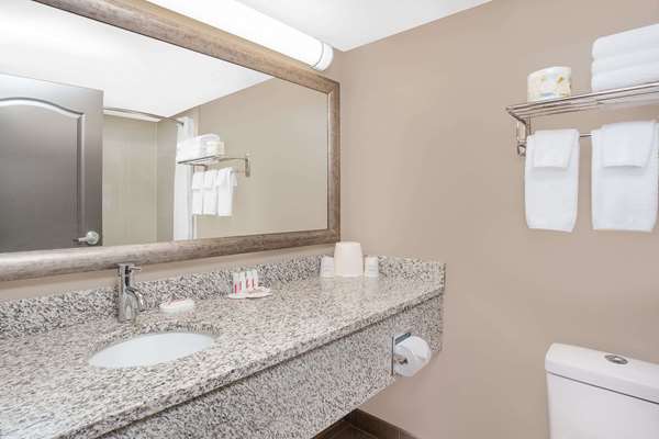  - Super 8 Hotel Athabasca