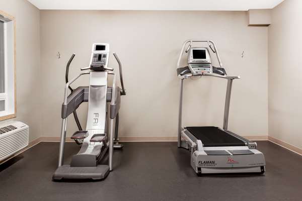 Fitness/ Exercise Room - Super 8 Hotel Prince Albert