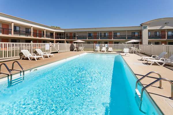 Pool - Days Inn Kokomo