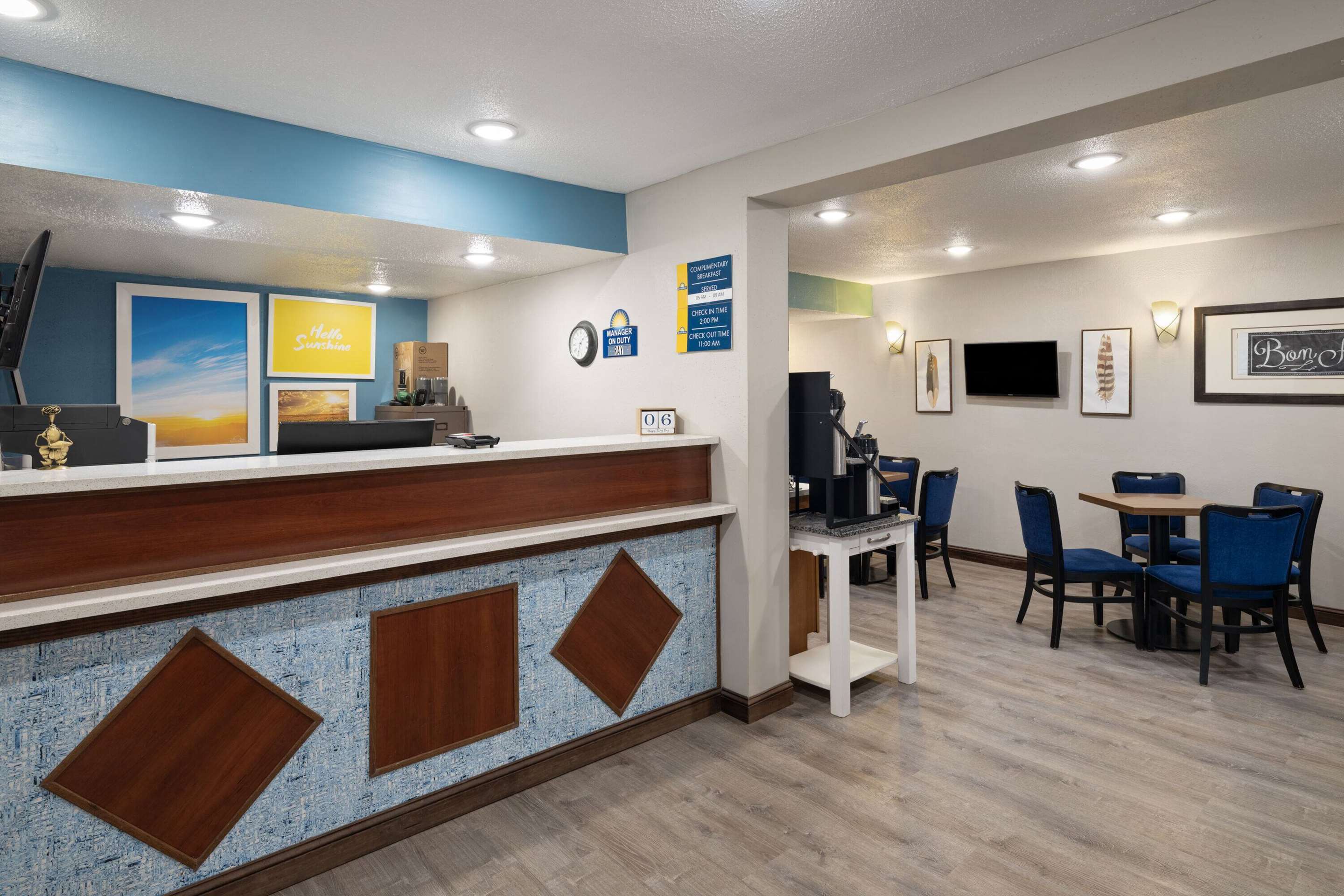 Lobby | Days Inn & Suites by Wyndham Kokomo