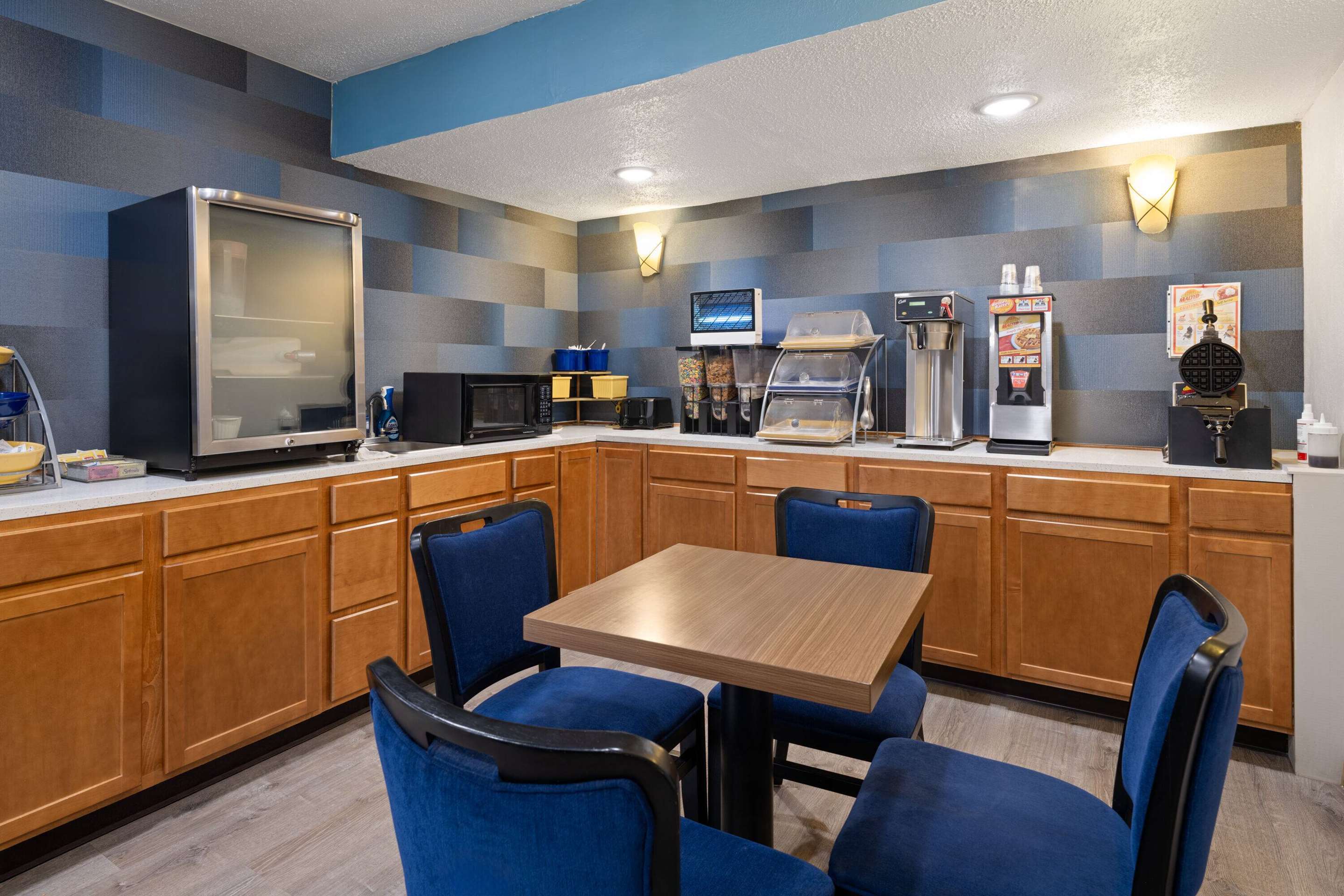 Property amenity | Days Inn & Suites by Wyndham Kokomo