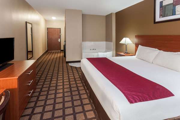 Suite - Baymont Inn & Suites New Buffalo