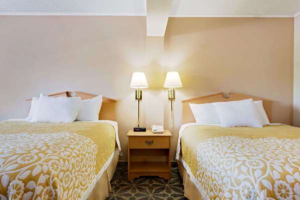  - Days Inn Fairmont - I-79, Exit 132