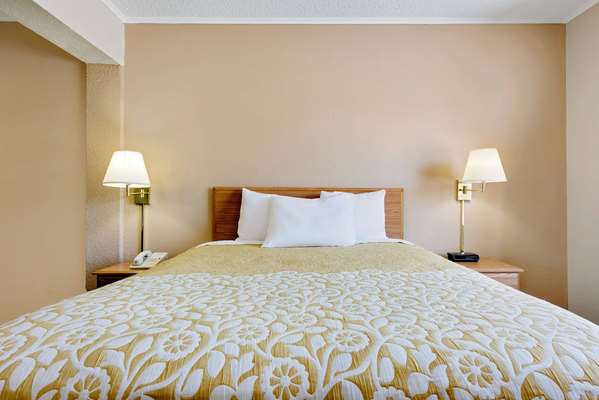  - Days Inn Fairmont - I-79, Exit 132