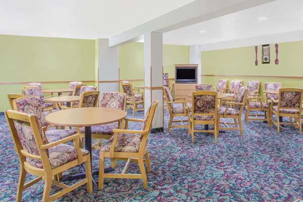  - Days Inn Custer