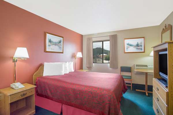  - Days Inn Custer