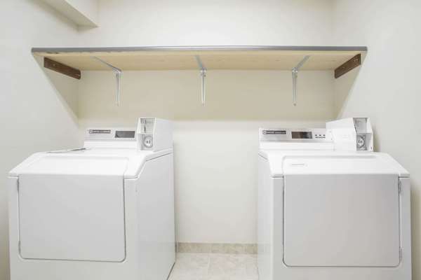 Amenities - Days Inn Custer