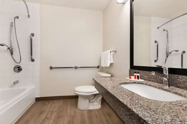  - Super 8 Hotel Shawnessey Area Calgary