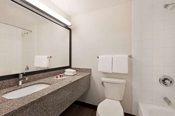  - Super 8 Hotel Shawnessey Area Calgary