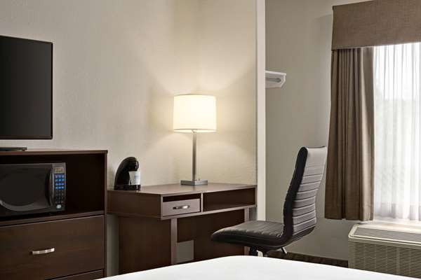  - Super 8 Hotel Shawnessey Area Calgary