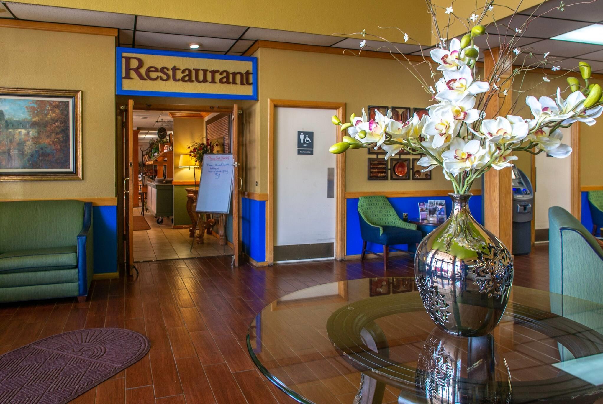 Lobby | Days Inn by Wyndham Clinton