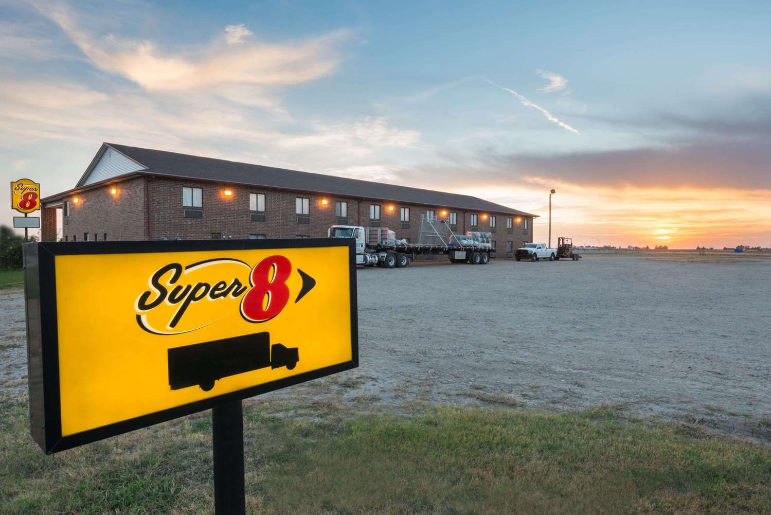 Super 8 Hotel WaKeeney I70, Exit 128, KS See Discounts