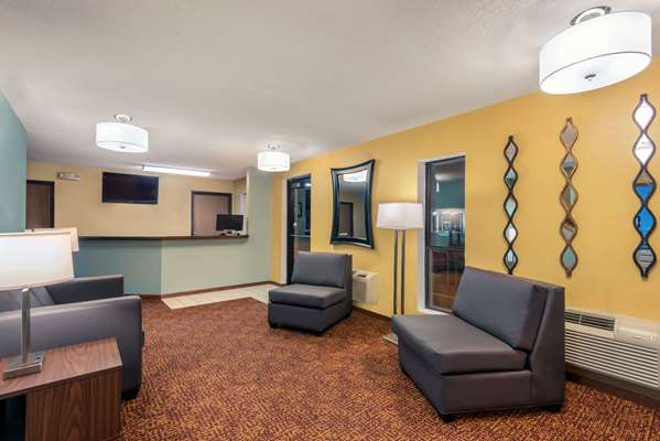  - Super 8 Hotel WaKeeney - I-70, Exit 128