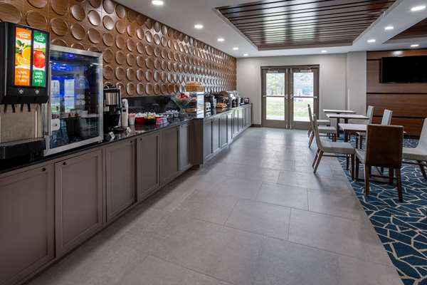  - Wingate by Wyndham Hotel Vineland