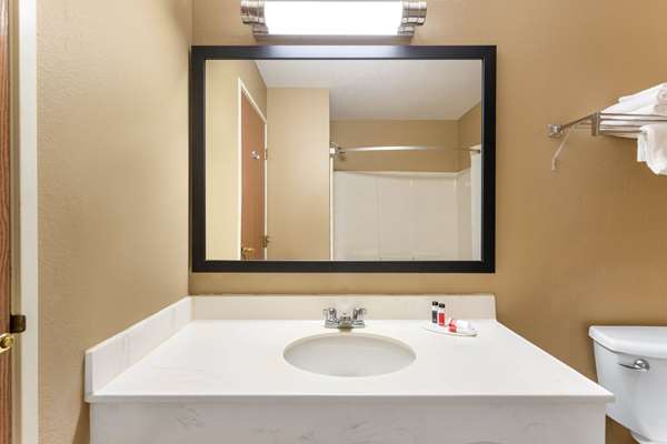  - Super 8 Hotel Goshen