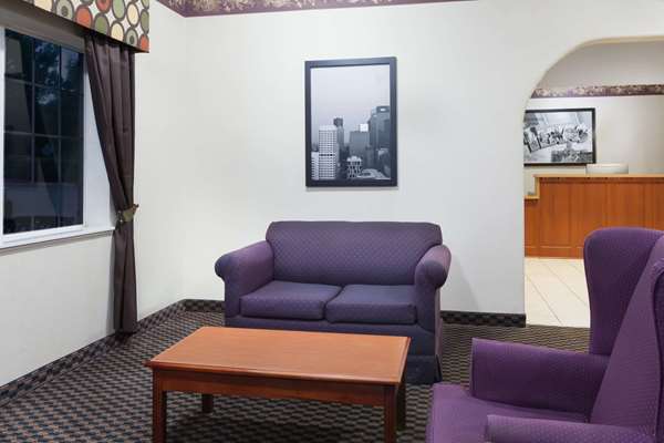  - Super 8 Hotel Huntsville